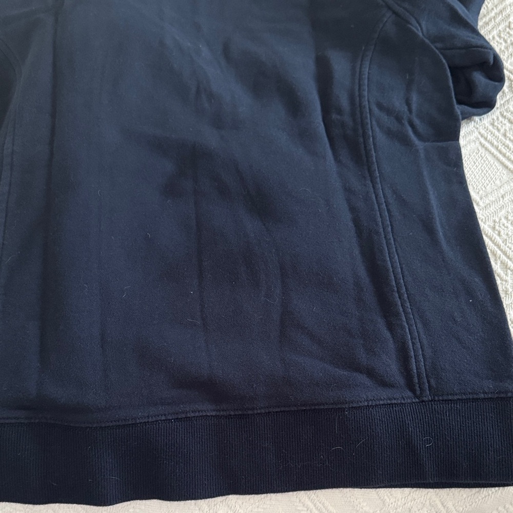 Vineyard Vines Navy and White Sweatshirt - Picture 4 of 9